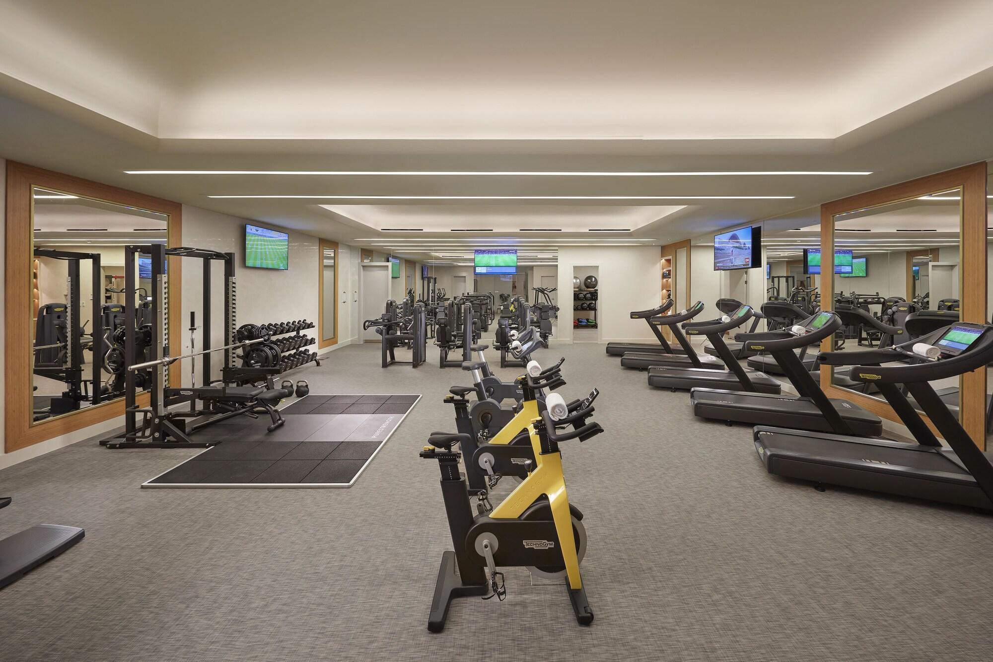 Mandarin Oriental, Doha Hotel Ngoại thất bức ảnh The gym at The Standard East Village