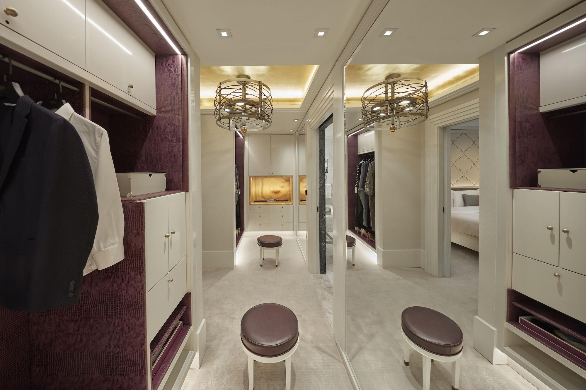 Mandarin Oriental, Doha Hotel Ngoại thất bức ảnh A walk-in closet
