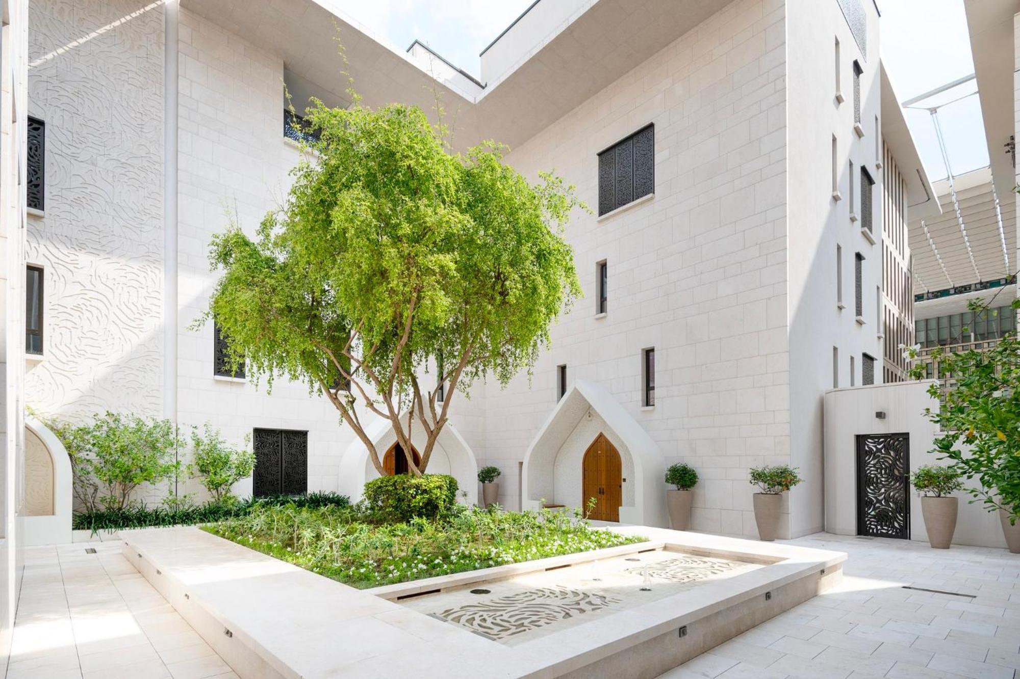 Mandarin Oriental, Doha Hotel Ngoại thất bức ảnh The courtyard of the new building