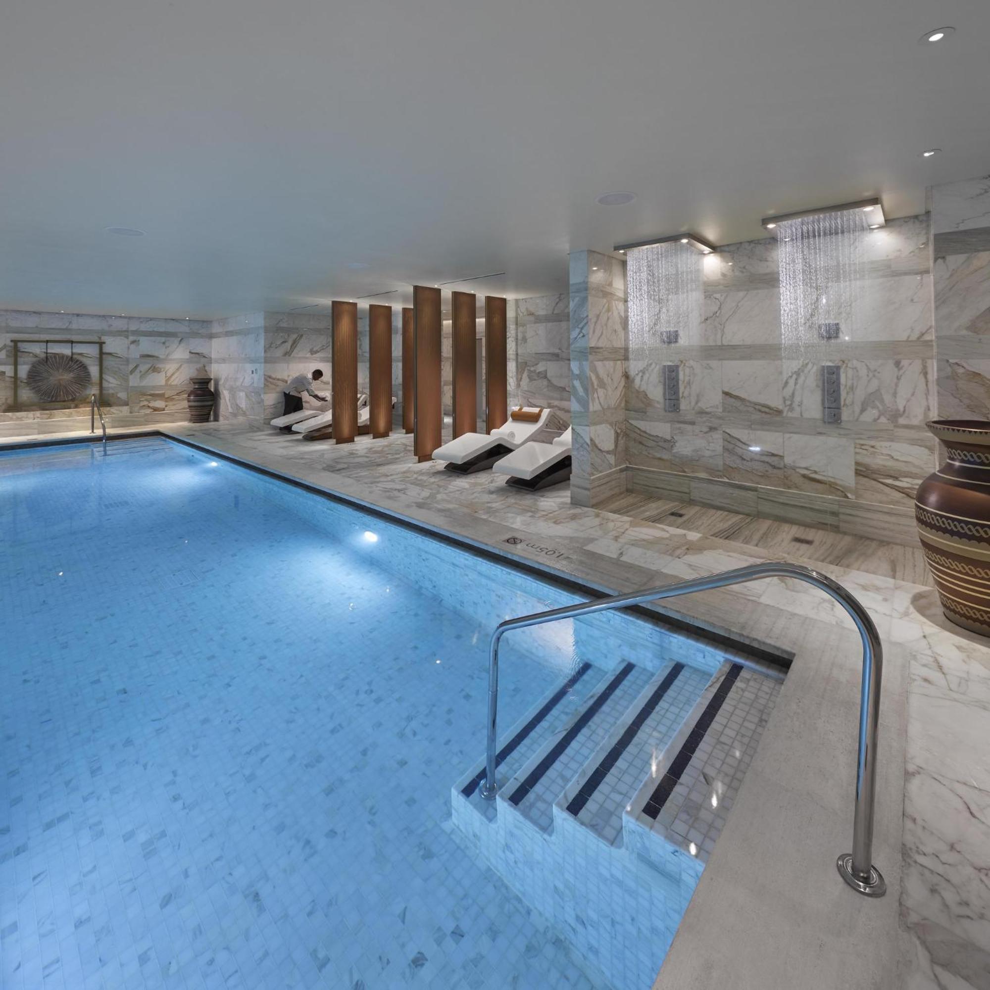 Mandarin Oriental, Doha Hotel Ngoại thất bức ảnh The pool at the spa